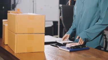 çevrimiçi iş hizmeti, paket teslimatı kavramı