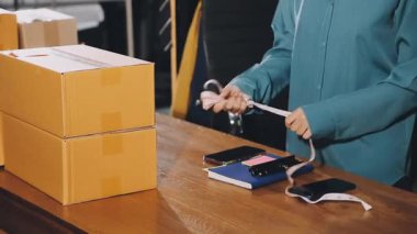 Parsel kutu ambalaj kadın