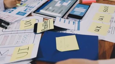 Ofiste çalışan iş adamları