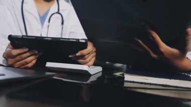 Hastanede çalışan doktor