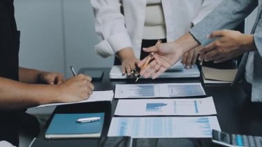 İş takım toplantısı modern ofis