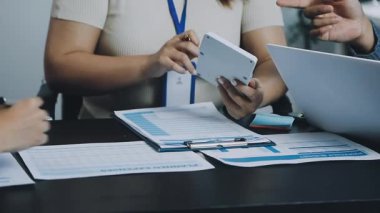 ofiste çalışan iş kadın