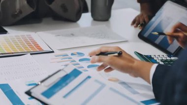 Ofiste birlikte çalışan iş adamları, iş ekibi konsepti