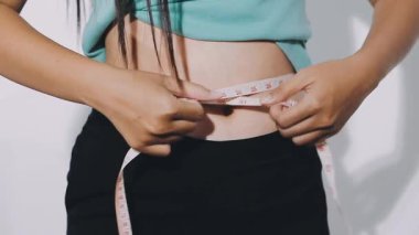 Kadın bel bandı ölçme ile ölçme