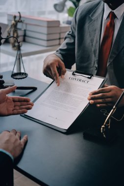 Avukat, müvekkiline mahkemeye çıkarılması gereken yasayı açıkladı..