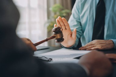 Avukat, müvekkiline mahkemeye çıkarılması gereken yasayı açıkladı..