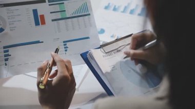 Bir grafiğe işadamı yazısı