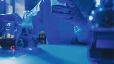 Laboratuarda Laboratuar kapkacakları