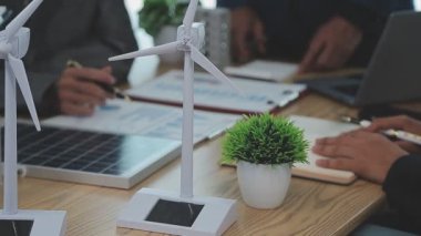 Ofisteki rüzgar türbini.