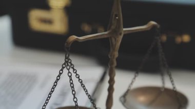 Hukuk kavramı. Hukuk kavramı. Yasal tokmak. Masada yasal bir kitap var. Hukuk bürosu geçmişi. Hukuk sistemi. Hukuk Yasası