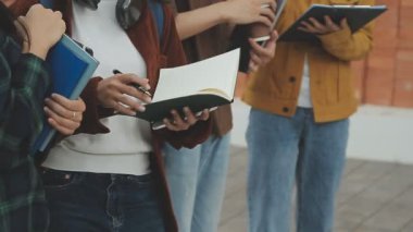 Grup öğrenci kampus