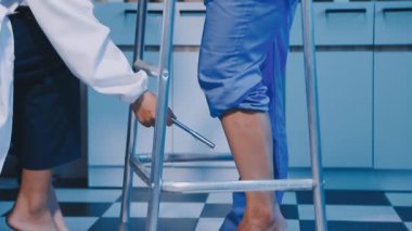 Hastanedeki genç kadın.