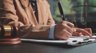 Avukat, hukuk ve adalet kavramı