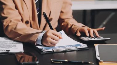 Ofiste yazan işadamlarının kapatılması