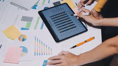 Ofiste çalışan iş adamı