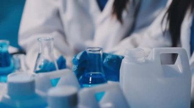 Laboratuvar, bilim ve tıp alanında çalışan bilim adamları