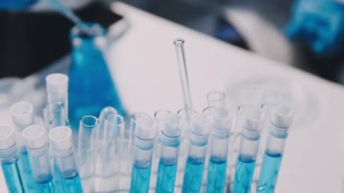 Mavi cam tüpü kapat.