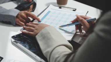 Ofiste iş toplantısı