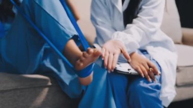 Hastanedeki kadın doktor.
