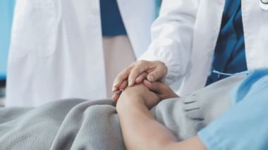 Klinikteki doktor ve hasta, tıbbi geçmişi....