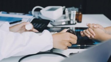 Ofiste iş toplantısı