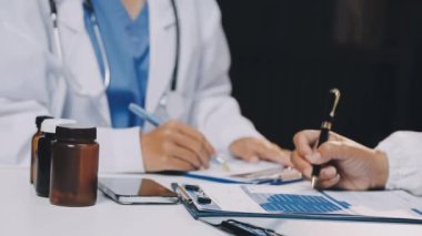 Doktorlar el yazısı reçetesi
