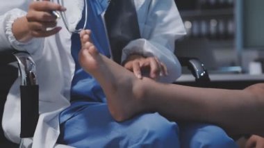 Kapat. Hastanedeki doktor..