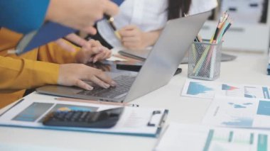 İş adamları grup toplantısı yukarıdan çekildi