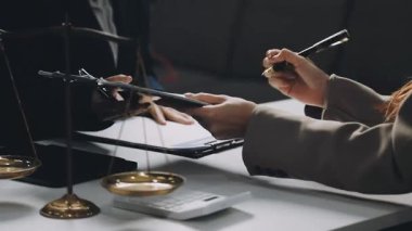 Modern bir ofiste çalışan bir iş ekibi. iş kavramı