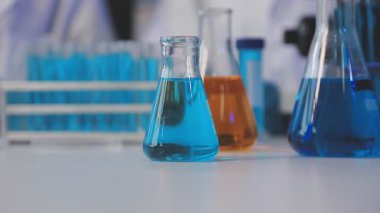 Laboratuvar camı ve kimyasal ekipmanlar..