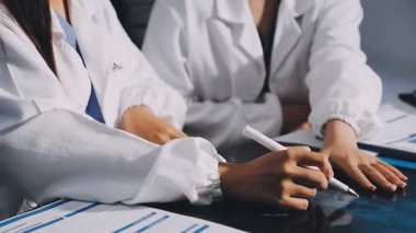 Kapat - doktor panosuna yazı yazma