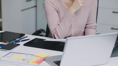 modern ofis iş kadını