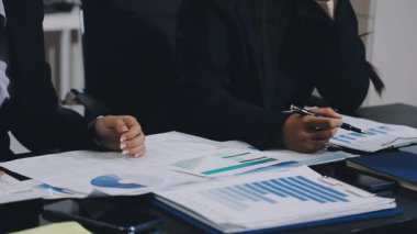 toplantıda çalışma iş takım