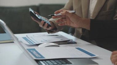 iş takım tartışarak yeni proje