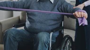 Tekerlekli sandalyedeki engelli