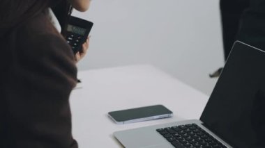 iş insanların birlikte çalışma.