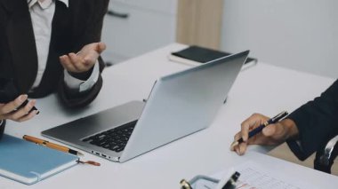 Ofisteki iş adamı. iş kavramı