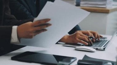 Ofiste çalışan iş adamları, konsept