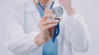 Doktor el holding stetoskop