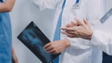 Bir toplantıda doktor ekibi, kapatın.