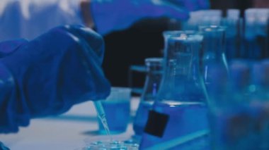 Laboratuvardaki bilim adamının kapanışı..