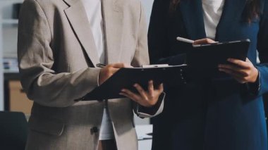 iş ekibi masaüstünde çalışsın.