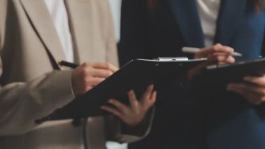 yakın plan - yeni projeyi tartışan iş ekibi