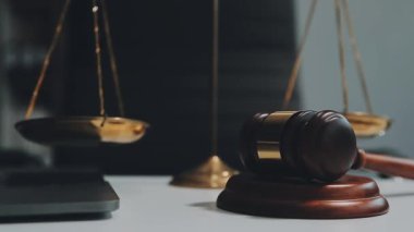 Hukuk ve hukuk teması