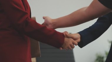 el sıkışan iş takım