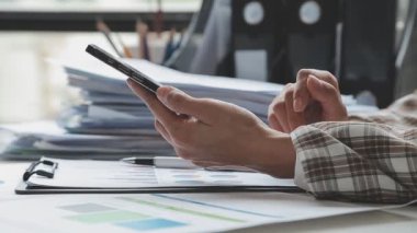 işadamı Smartphone ile çalışma