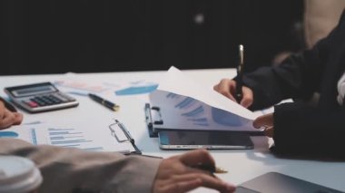 İş yerindeki iş adamları