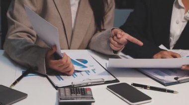 İş adamları toplantısı, takım çalışması ve beyin fırtınası.