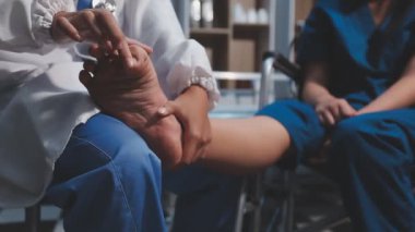 Steteskoplu kadın hasta