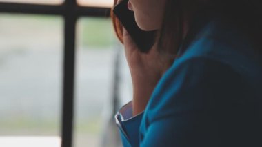 Ofisteki iş kadını.